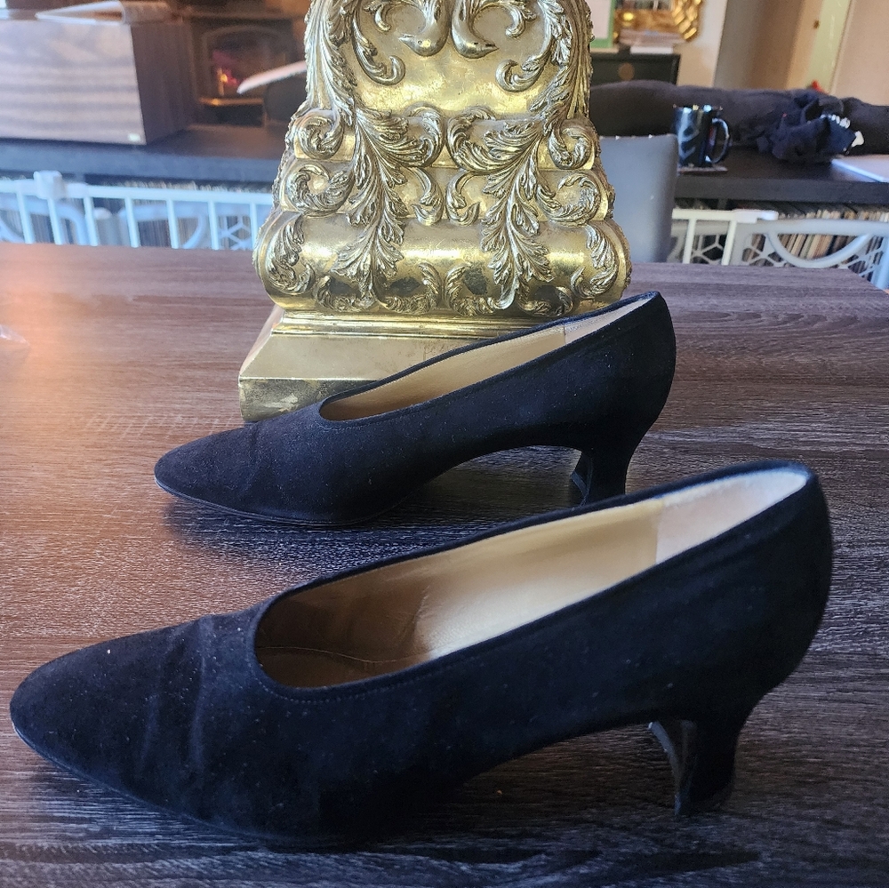Vintage vtg authentic Yves Saint Laurent YSL pumps heels shoes